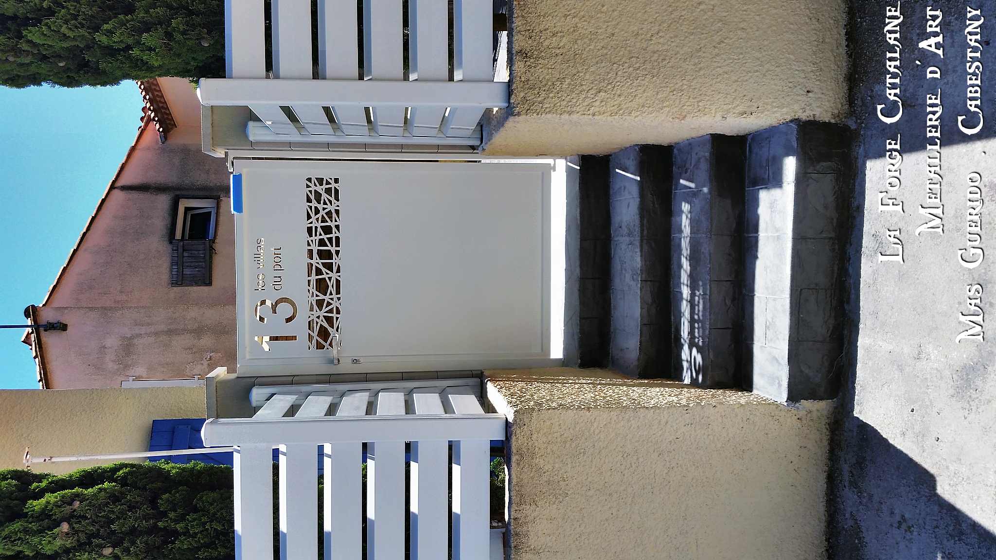 portillon numero maison moderne decoupe laser vantaux fer La Forge Catalane Cabestany.jpg